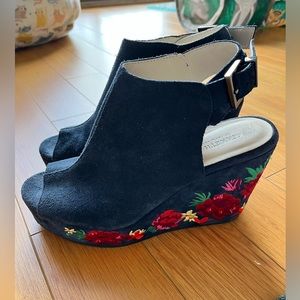 Kenneth Cole wedge sandals